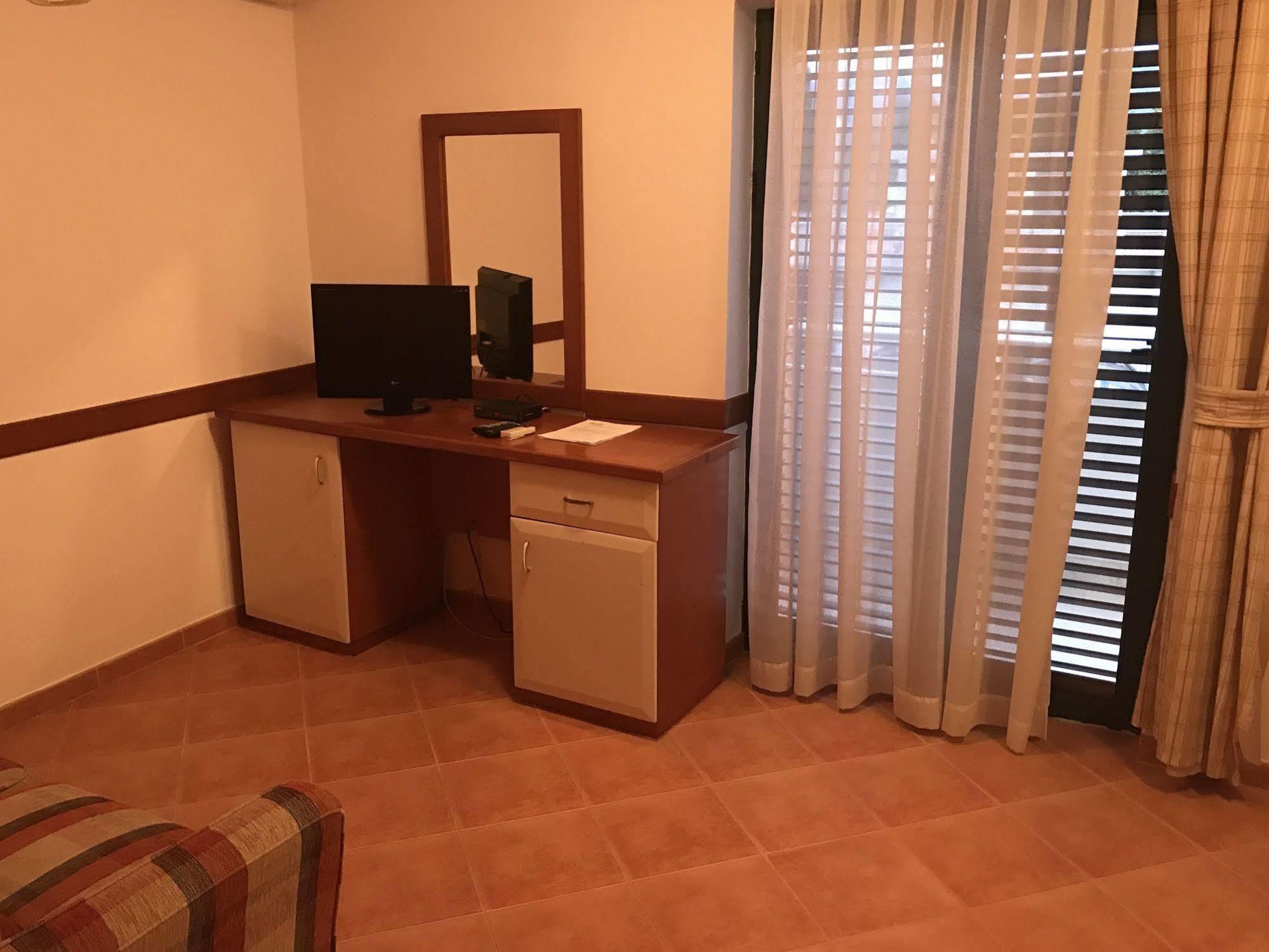 Boutique Hotel Villa Royal Тиват Экстерьер фото